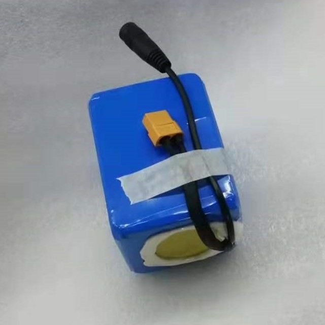 12 Volt 10ah batteria al litio 18650 3cellule in serie con spina di scarica XT60