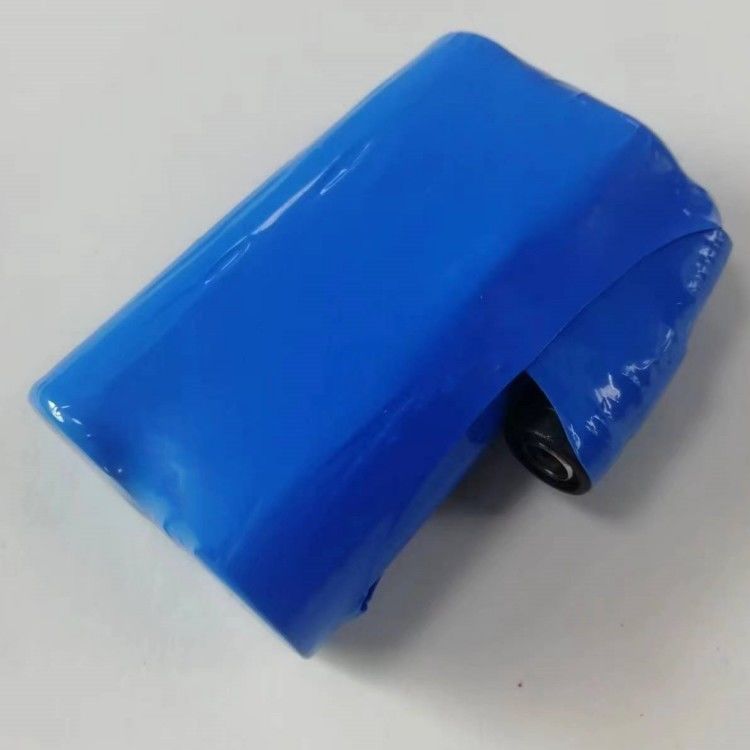 Batteria Li-Ion personalizzata 7.4 V 5000mah 21700 2 celle in serie con connettore Dc5521