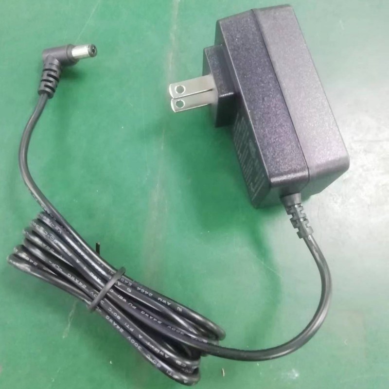 Caricabatterie 12V 2A US Plug DC Bend Head 90° 2,1 mm Barrel Jack Due Amp