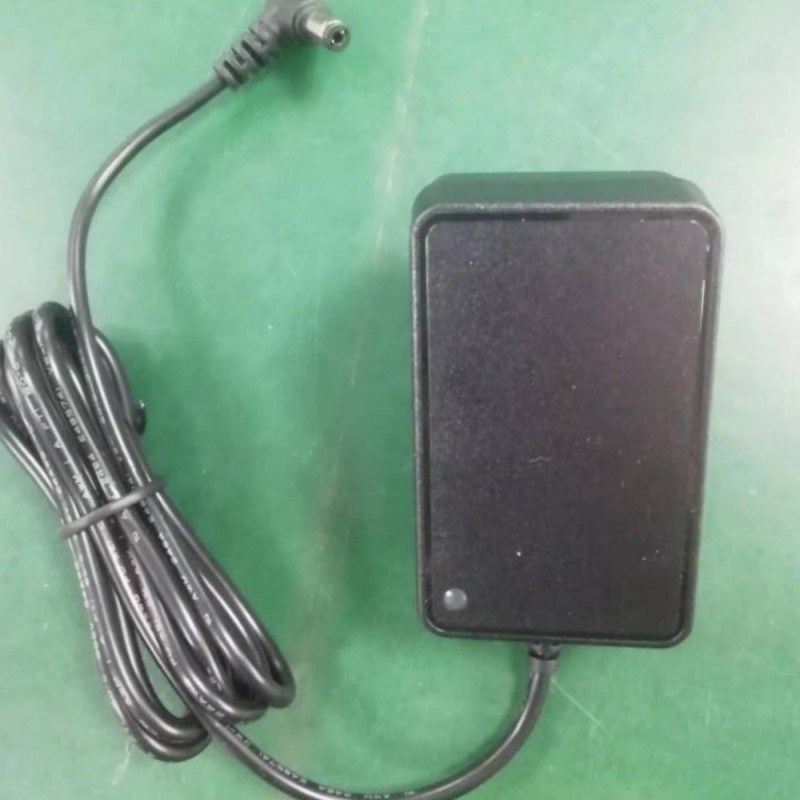 Caricabatterie 12V 2A US Plug DC Bend Head 90° 2,1 mm Barrel Jack Due Amp