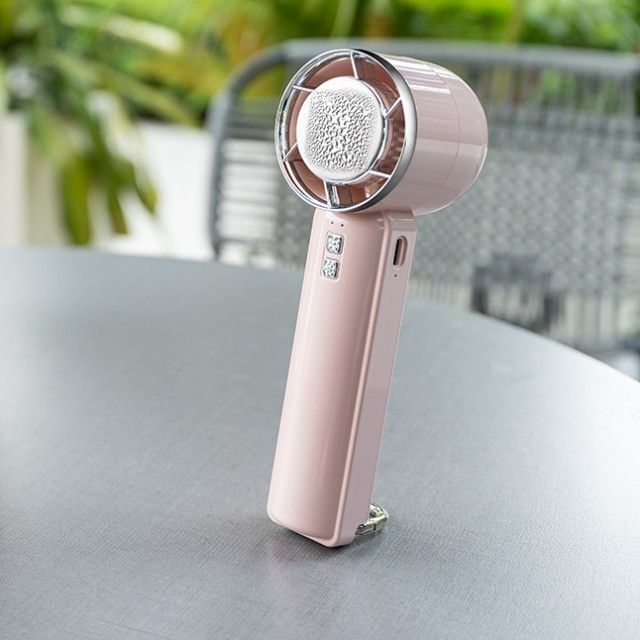 Piccolo ventilatore di raffreddamento a semiconduttore a cinque livelli, vento forte, vento freddo con ghiaccio, mini ventilatore a mano senza lama con raffreddatore di ghiaccio